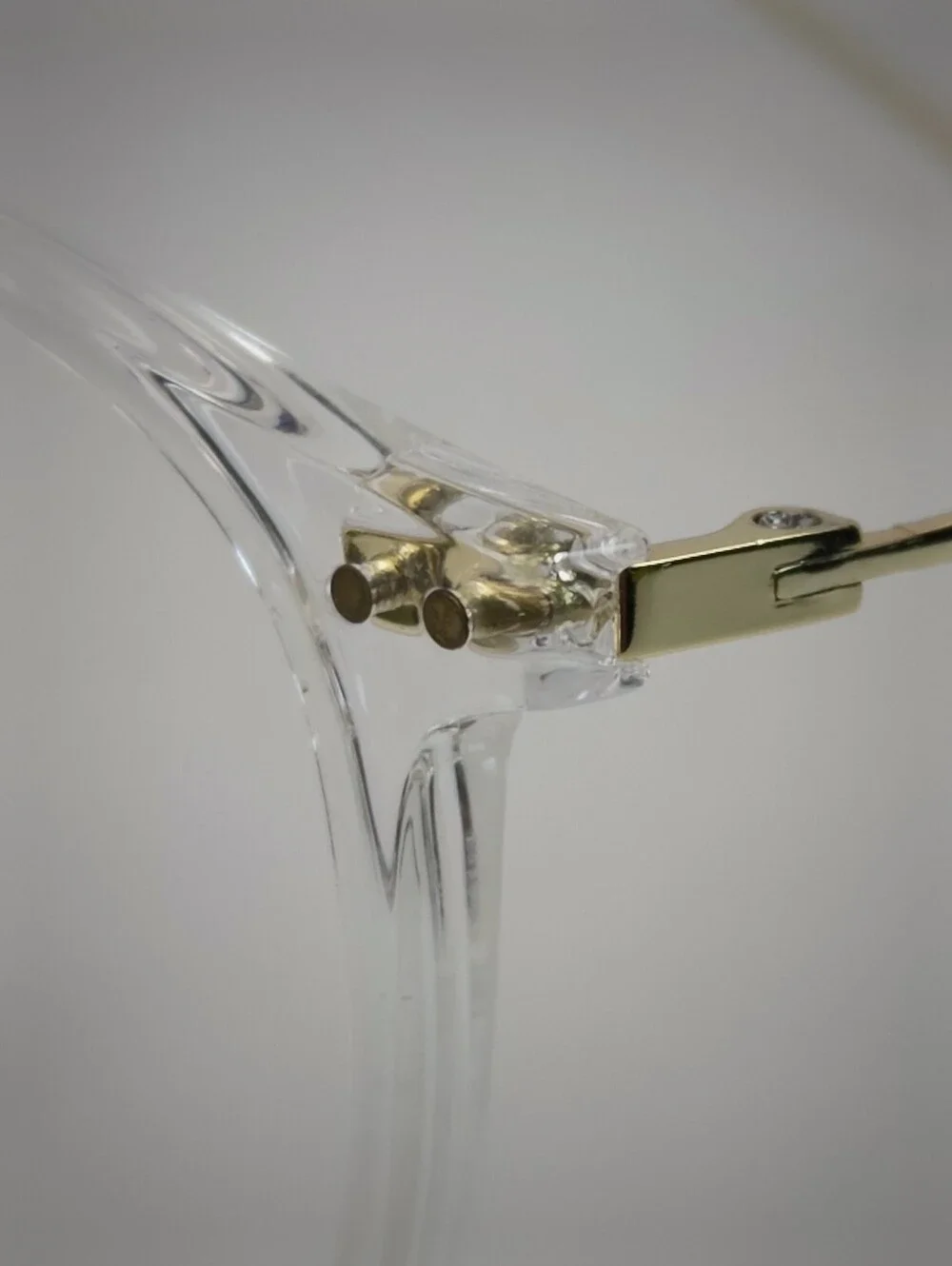 Amity. Clear Round Frame Glasses with Subtle Gold Temples. Opthalmic